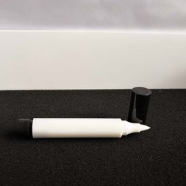 Καλή τιμή. Διαφορετικά στυλ ABS Μαύρο μολύβι Eyeliner με Τριχοειδές Πιο εύκολη χρήση OEM σε απευθείας σύνδεση